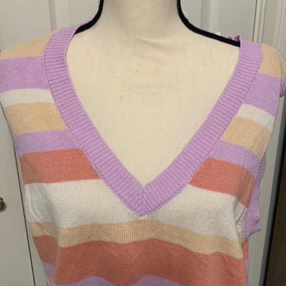 Abound Sweater Vest - Picture 2 of 7